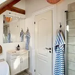 Two-bedroom Holiday In 6 * בלבאנד