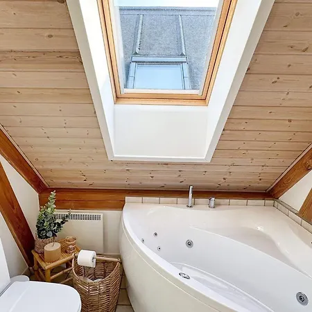 Two-bedroom Holiday In 6 * ブラーバンド